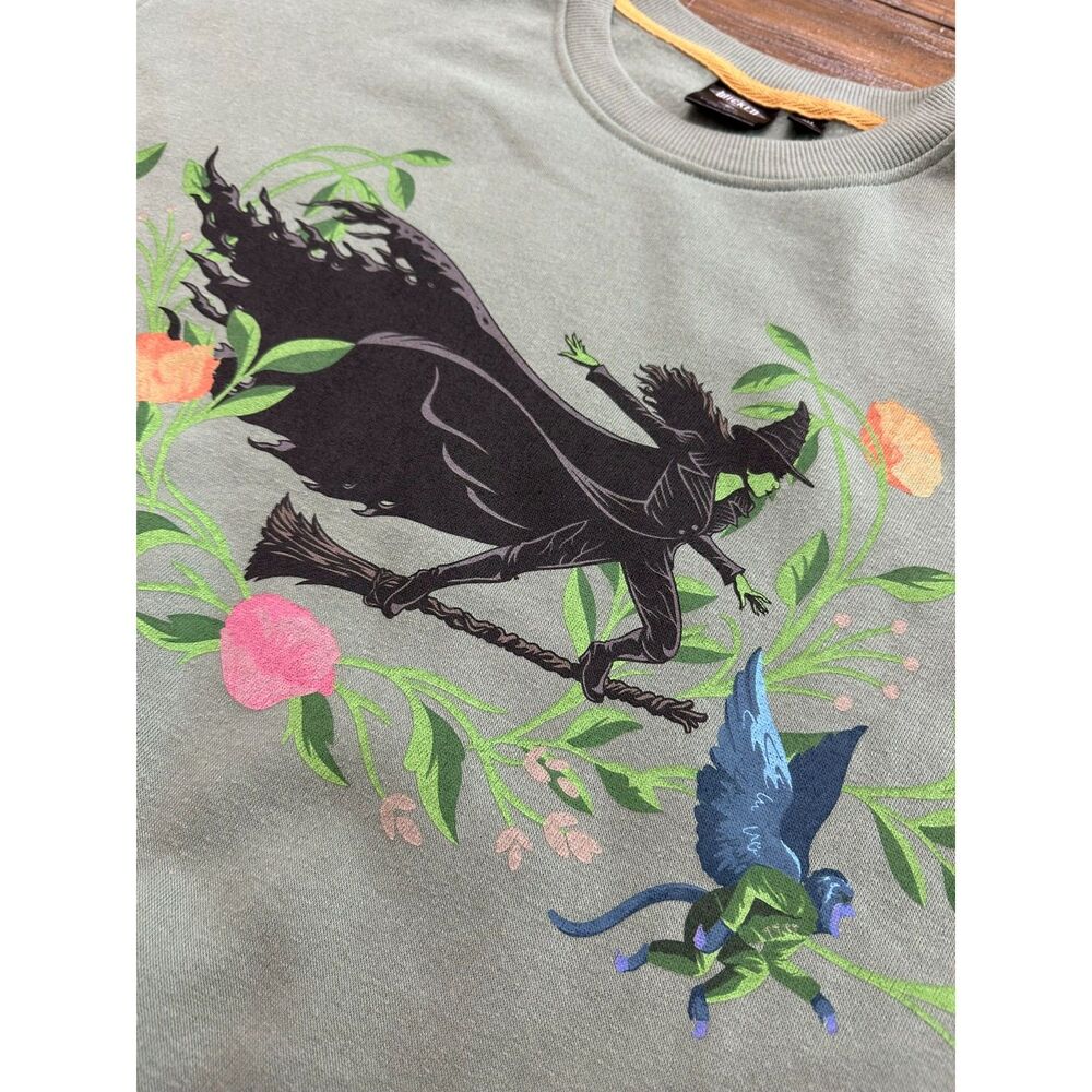 Wicked Wizard of Oz Sweatshirt Womens Small Green Graphic Crewneck Universal